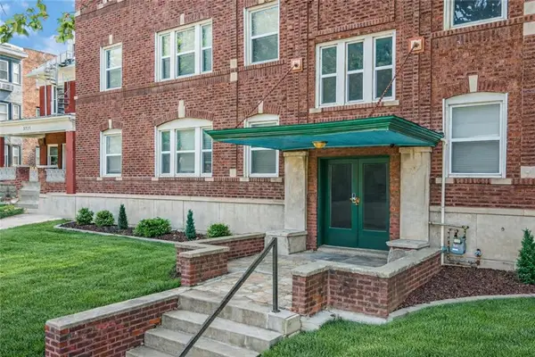 3732 Southwest Trafficway, Kansas City, MO 64111