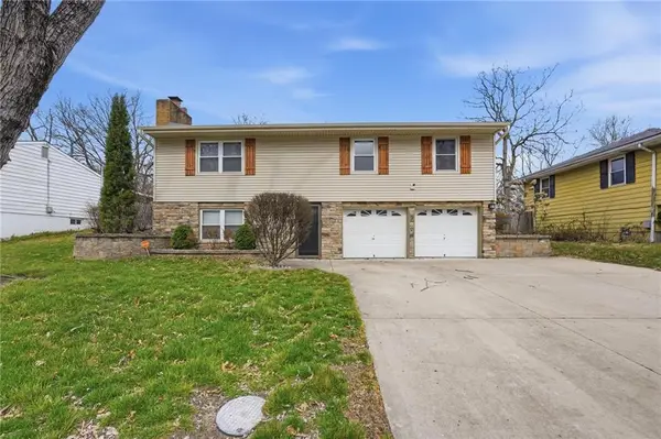 7806 NE 57th Street, Kansas City, MO 64119