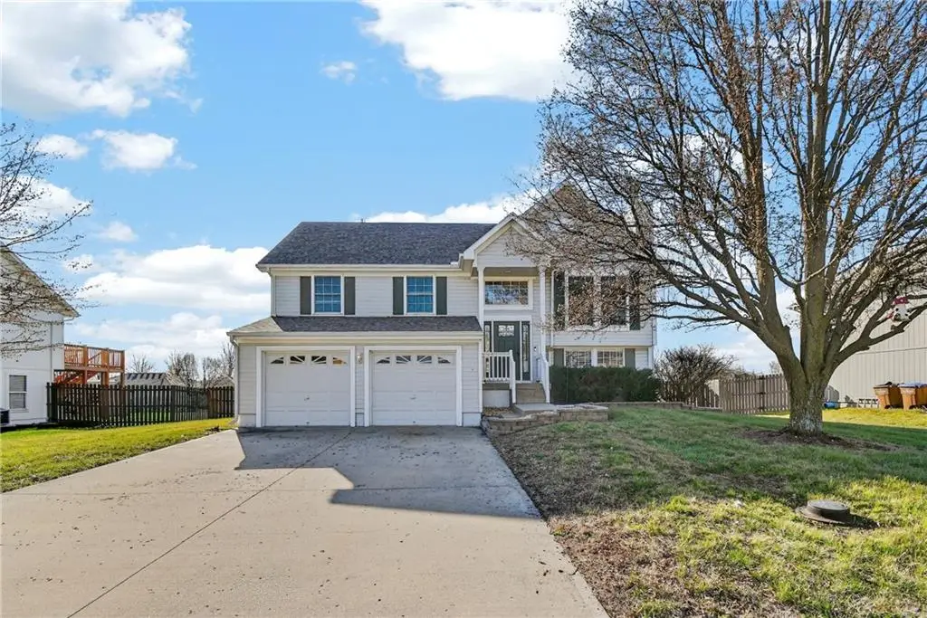 714 S Sunset Lane, Raymore, MO 64083 - #1