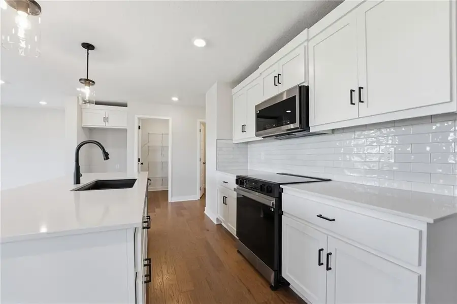 1403 S 4th Street E, Louisburg, KS 66053 - #3