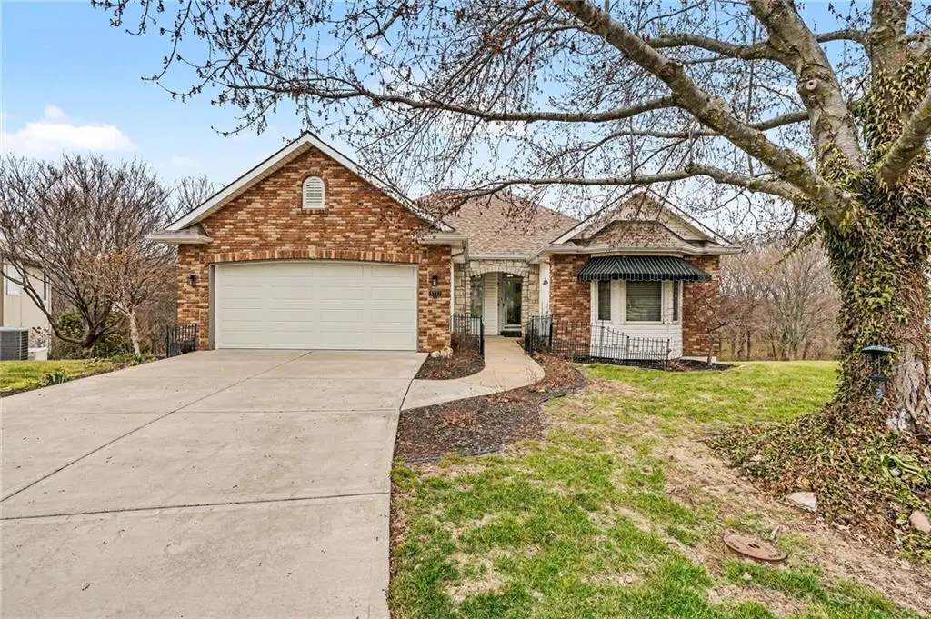 3337 S Victoria Drive, Blue Springs, MO 64015 - #1