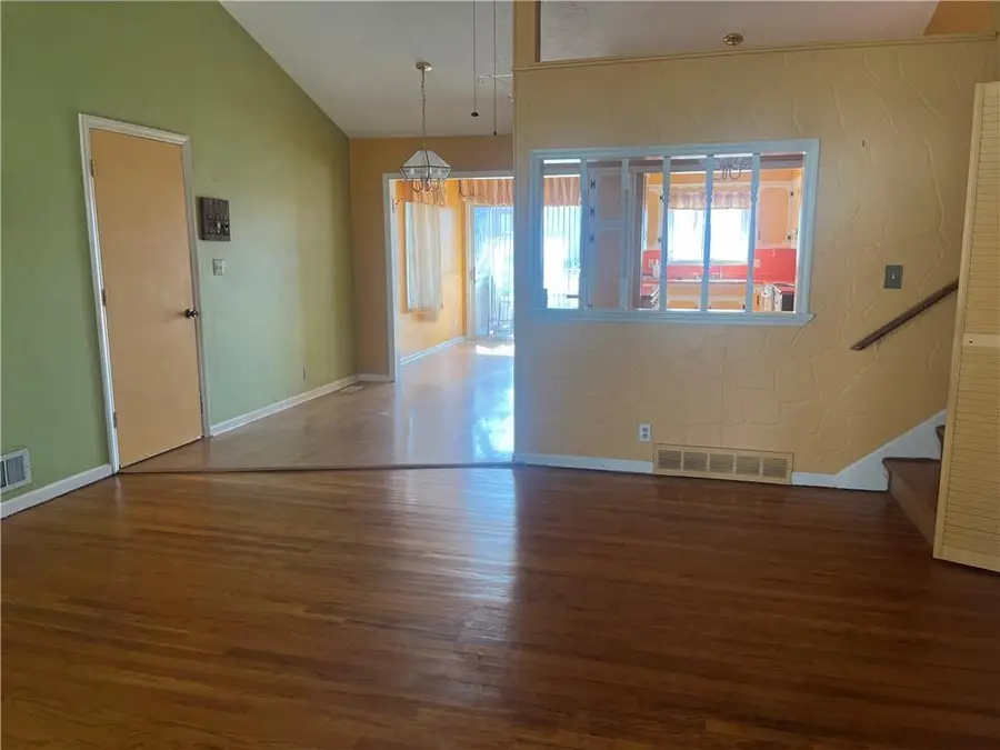 2403 NE 61st Terrace, Gladstone, MO 64118 - #2