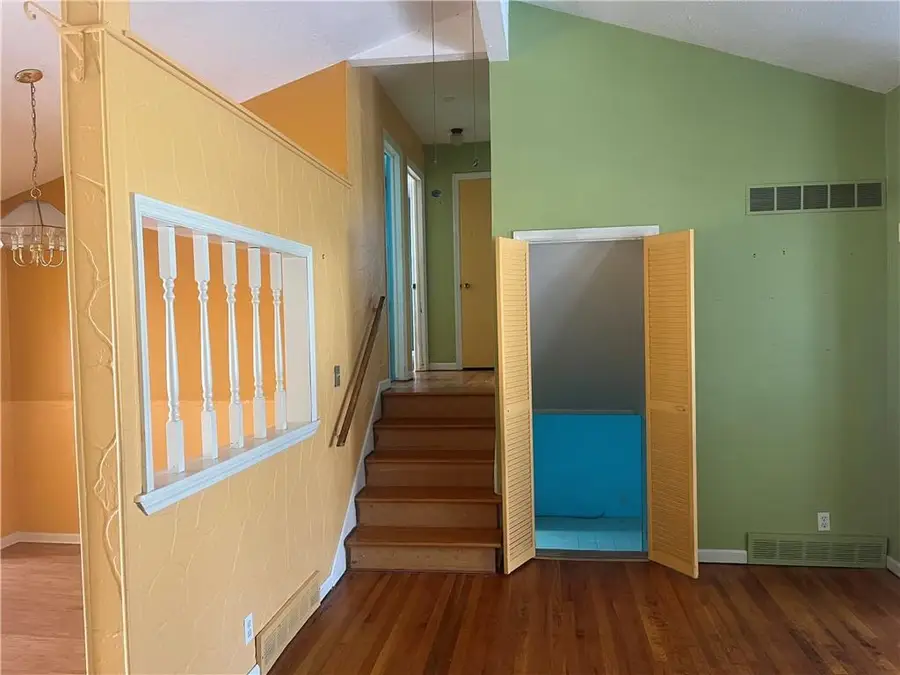 2403 NE 61st Terrace, Gladstone, MO 64118 - #3