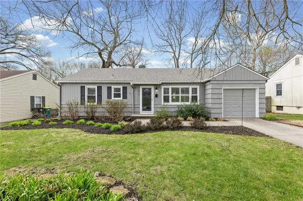 6419 W 72nd Street, Overland Park, KS 66204