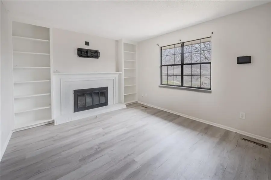 121 SE 2nd Street, Blue Springs, MO 64014 - #2