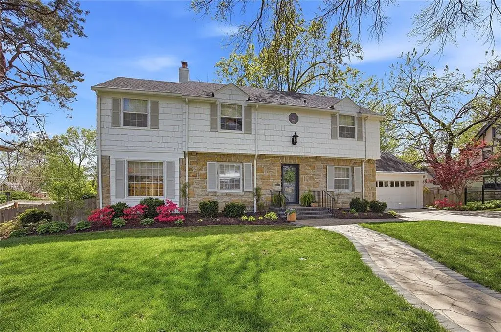 421 W 58th Street, Kansas City, MO 64113 - #1