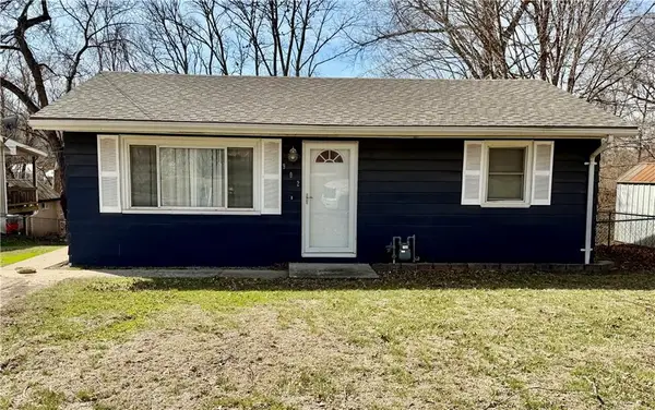 902 N 9th Street, Wathena, KS 66090