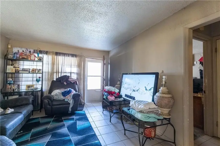 2720 N 33rd Street, Kansas City, KS 66104 - #2