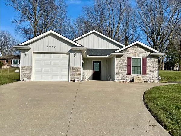 1905 Cedar Street, Higginsville, MO 64037