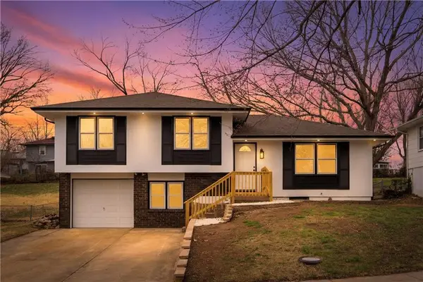 11608 Greenwood Road, Kansas City, MO 64134