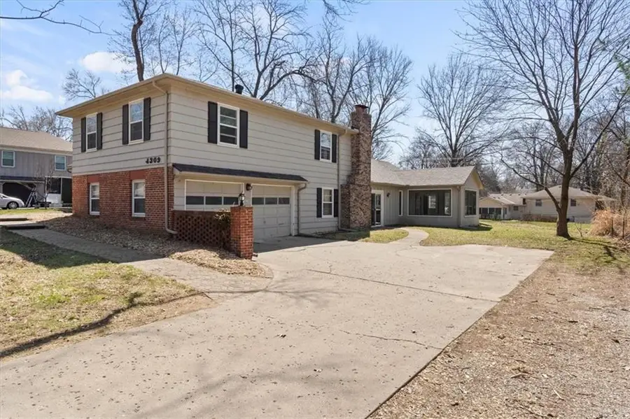 4309 Grandview Road, Kansas City, MO 64137 - #3