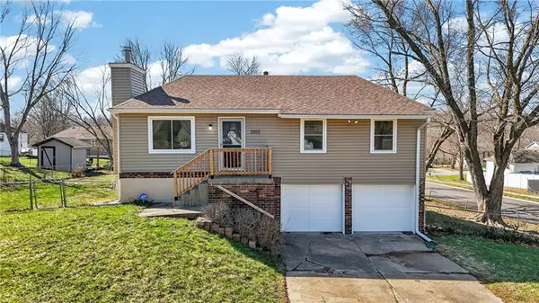 5012 NW Downing Street, Blue Springs, MO 64015