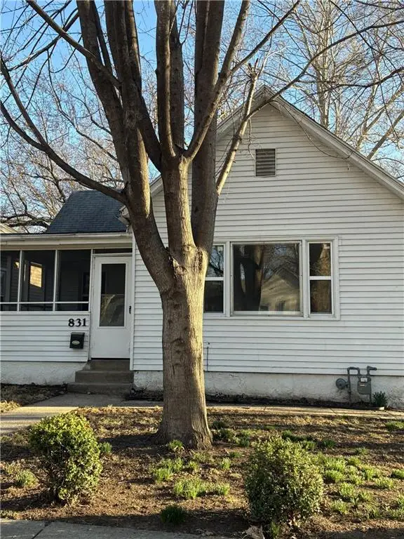 831 Ottawa Street, Leavenworth, KS 66048 - #2