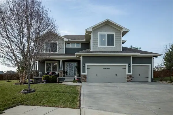 104 SW Greenbriar Drive, Blue Springs, MO 64064