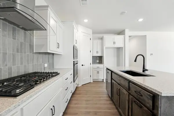 1717 NW 105th Terrace, Kansas City, MO 64155