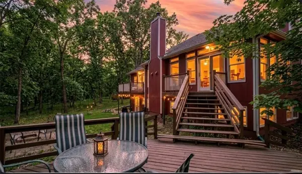 26550 & 26552 Waverly Road, Paola, KS 66071