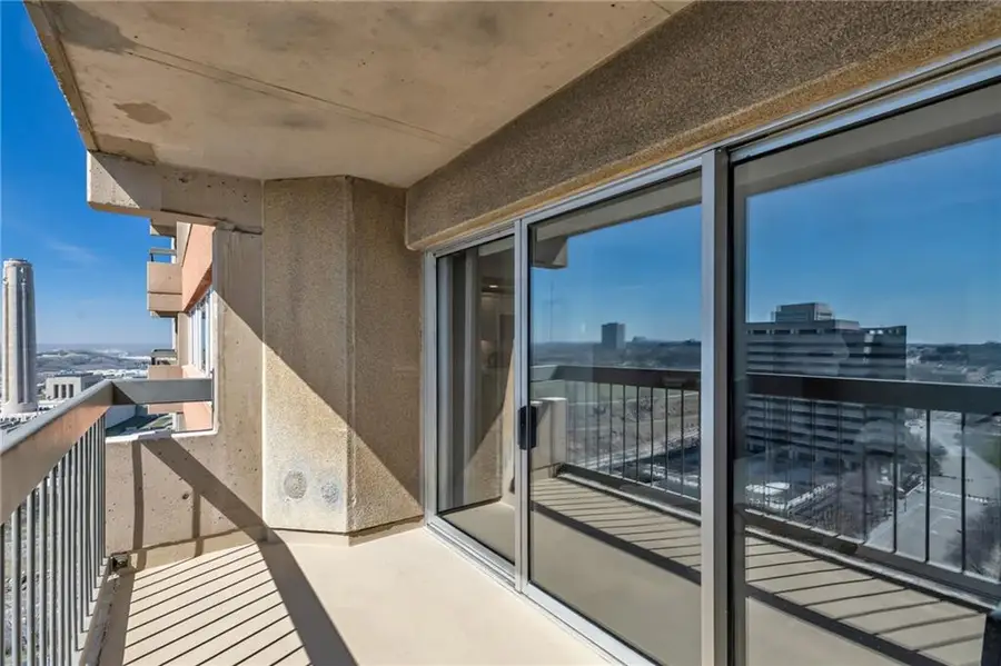 2510 Grand Boulevard #2301, Kansas City, MO 64108 - #3