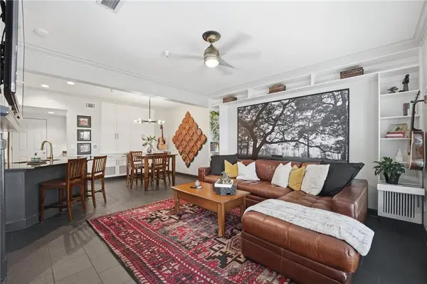 11624 Tomahawk Creek Parkway #D, Leawood, KS 66211