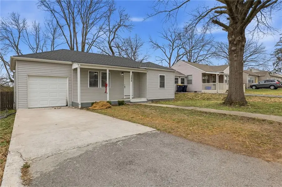 1224 NE 43rd Terrace, Kansas City, MO 64116 - #2