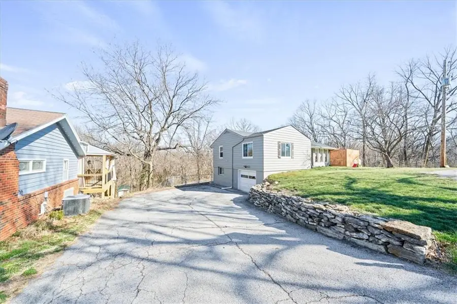 8008 Parkview Avenue, Kansas City, KS 66109 - #3