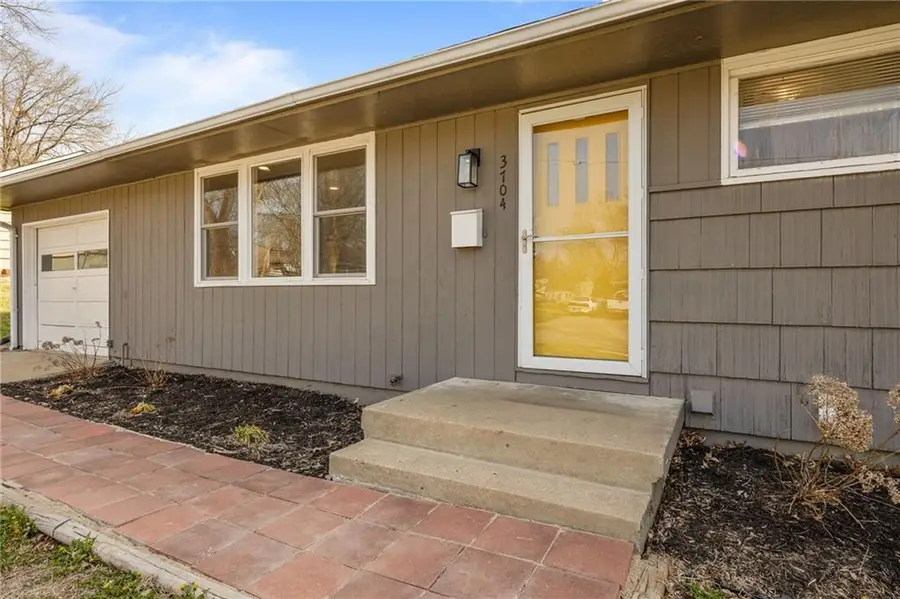 3704 E 107th Street, Kansas City, MO 64137 - #3