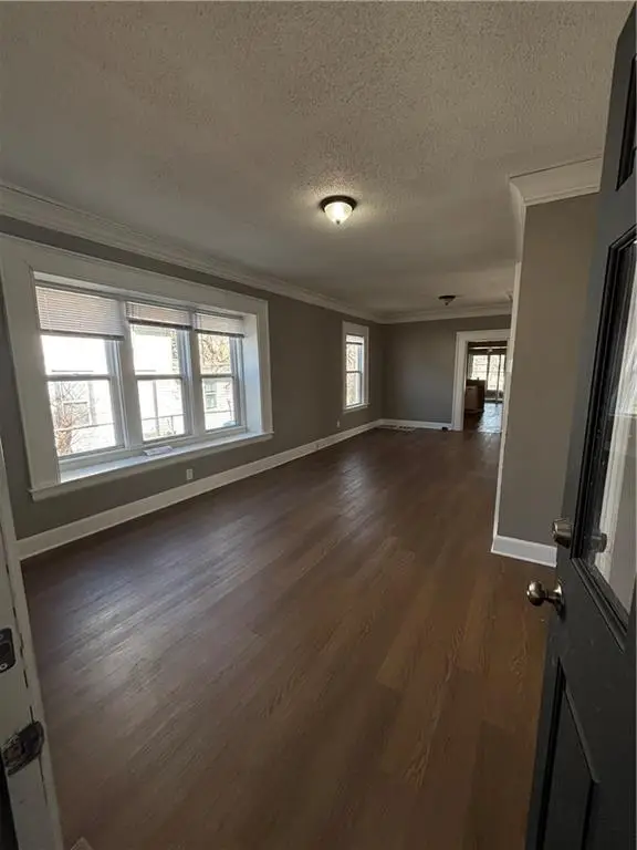 1420 W Walnut Avenue, Independence, MO 64050 - #2