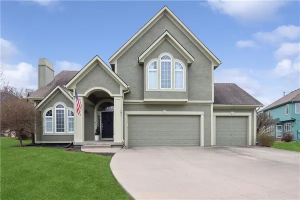 101 NE Misty Meadow Lane, Lee's Summit, MO 64064