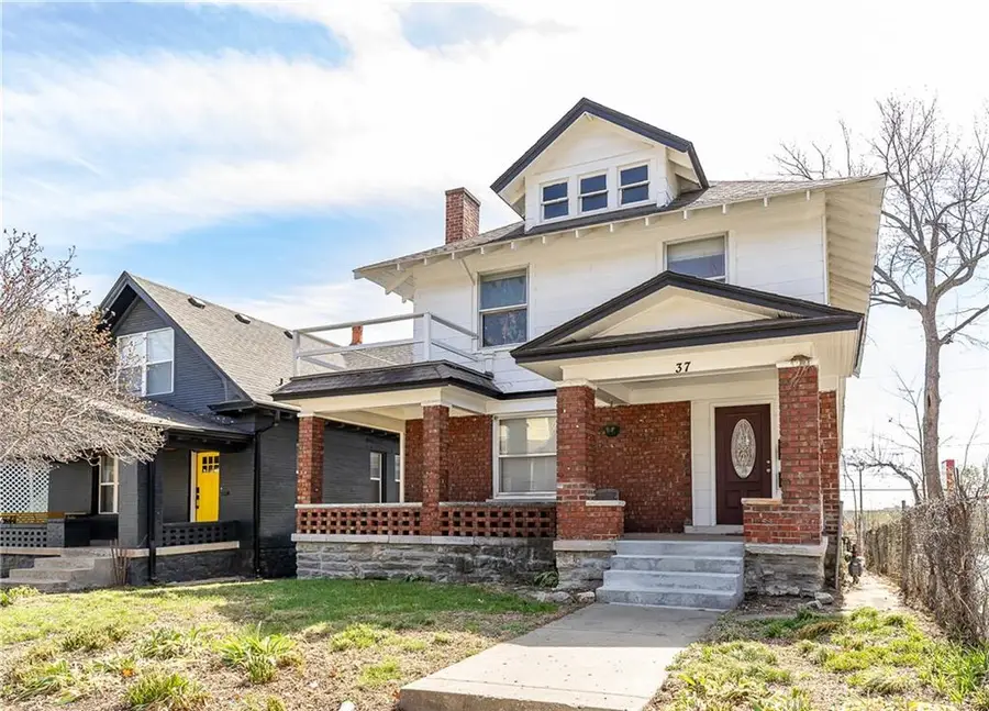 37 E 32nd Street, Kansas City, MO 64111 - #2