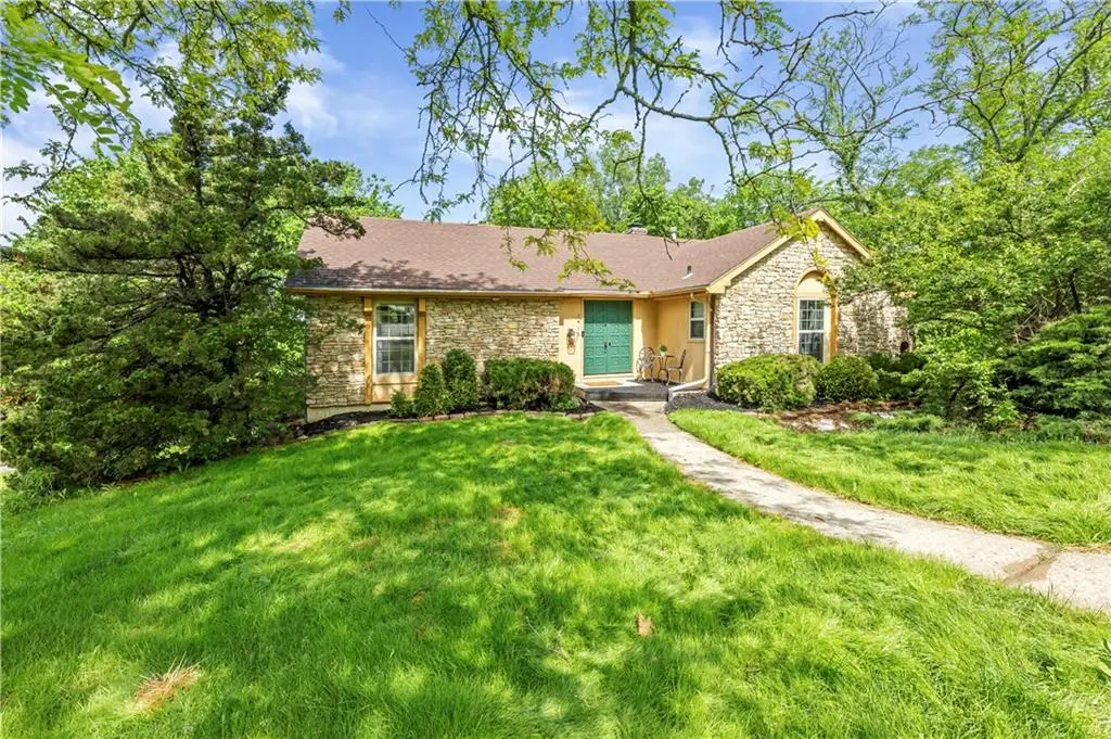 2416 E 110th Street, Kansas City, MO 64131 - #1