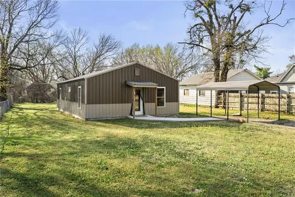 609 N Wood Street, Caney, KS 67333