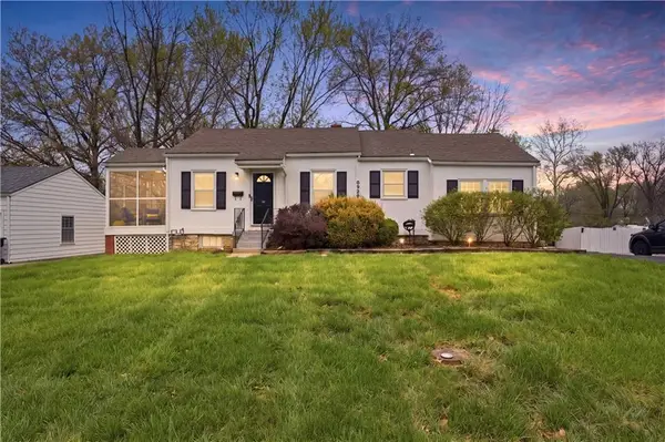 8920 Rose Lane, Raytown, MO 64133