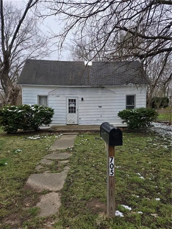 705 N New York Avenue, Sedalia, MO 65301