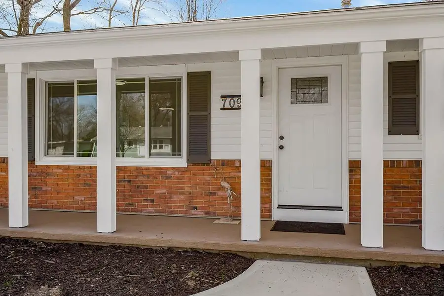 709 W Clay Street, Harrisonville, MO 64701 - #2