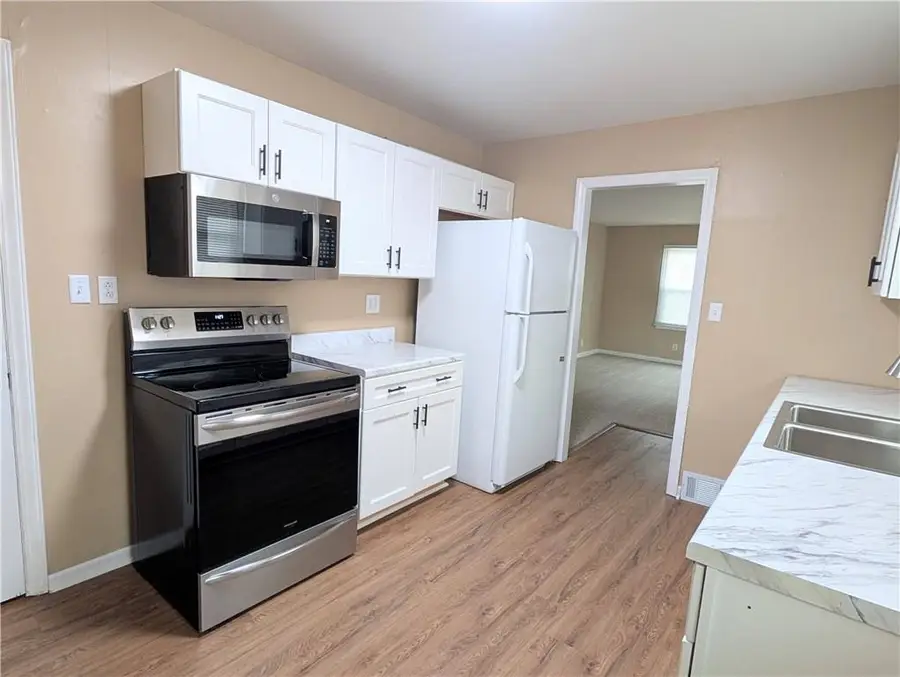 3012 S Hedges Avenue, Independence, MO 64052 - #3