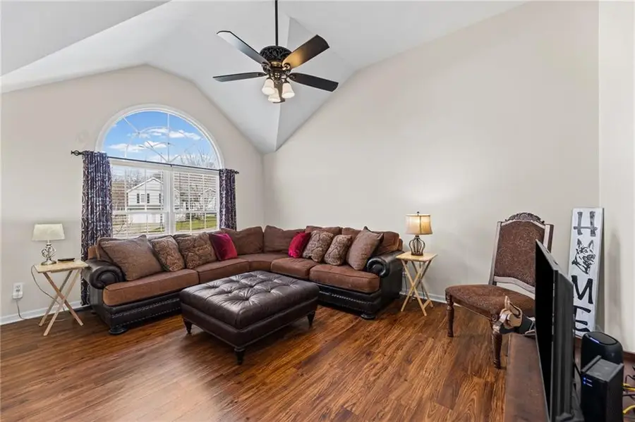 654 Holiday Lane, Lansing, KS 66043 - #3