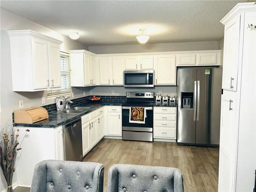 204 NW 114th Terrace, Kansas City, MO 64155 - #3