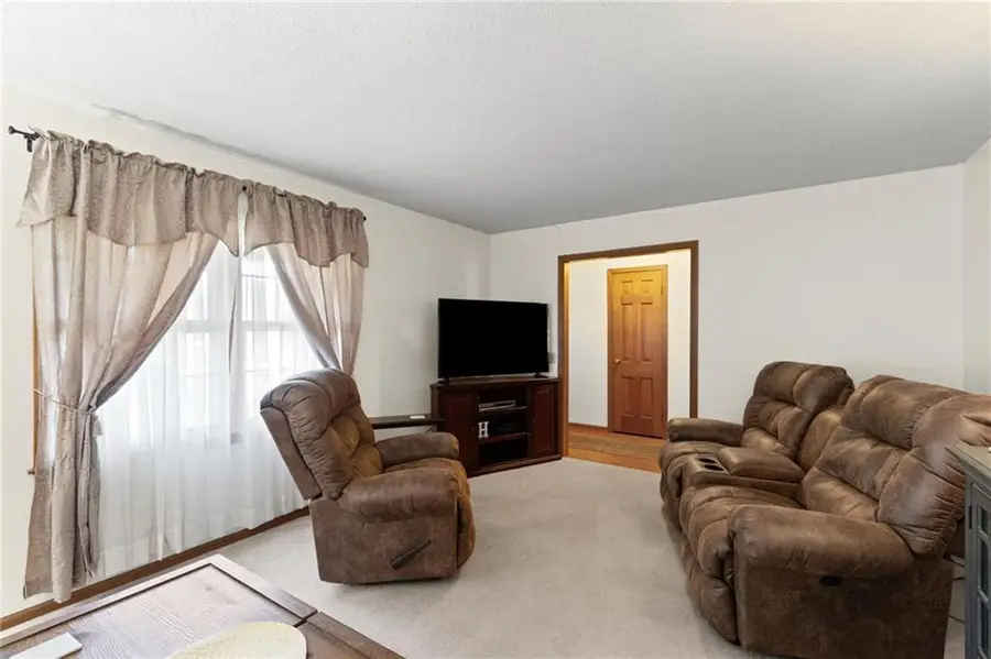 211 Rothrock Avenue, Richmond, MO 64085 - #3