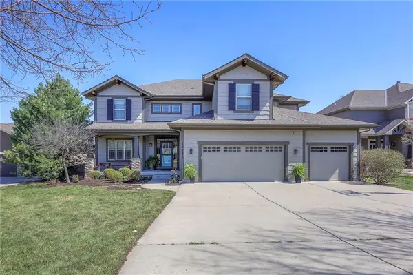 10711 S Appleridge Lane, Olathe, KS 66061