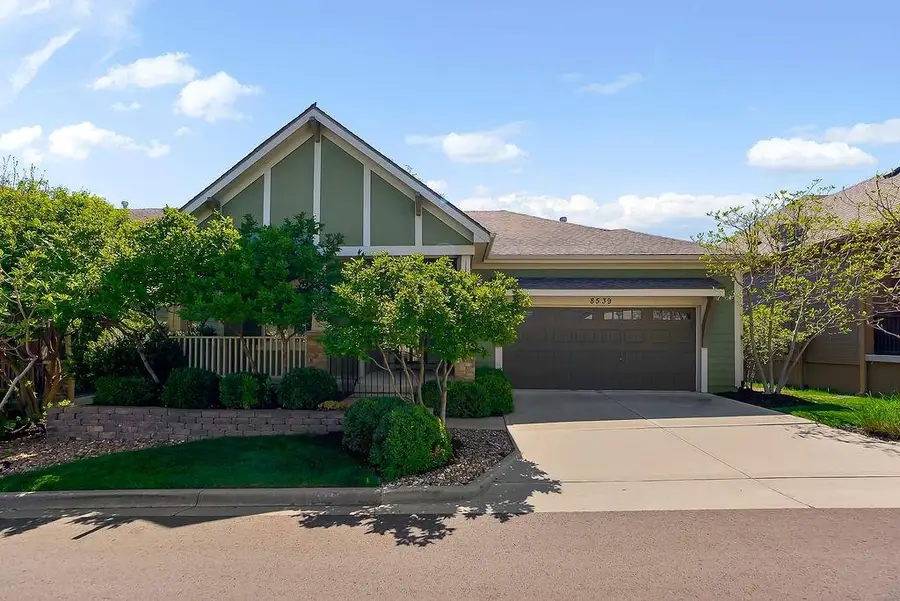 8539 Barstow Street, Lenexa, KS 66219 - #3