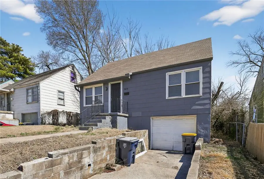 7409 Walrond Avenue, Kansas City, MO 64132 - #3