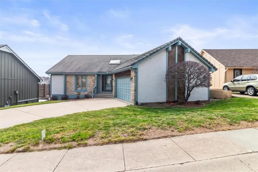 611 NE La Costa Street, Lees Summit, MO 64064 - #3