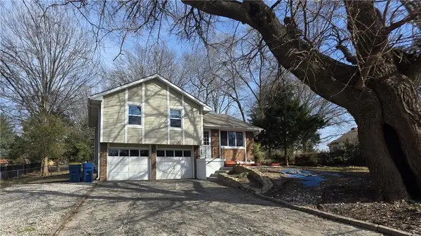 807 Conistor Lane, Liberty, MO 64068