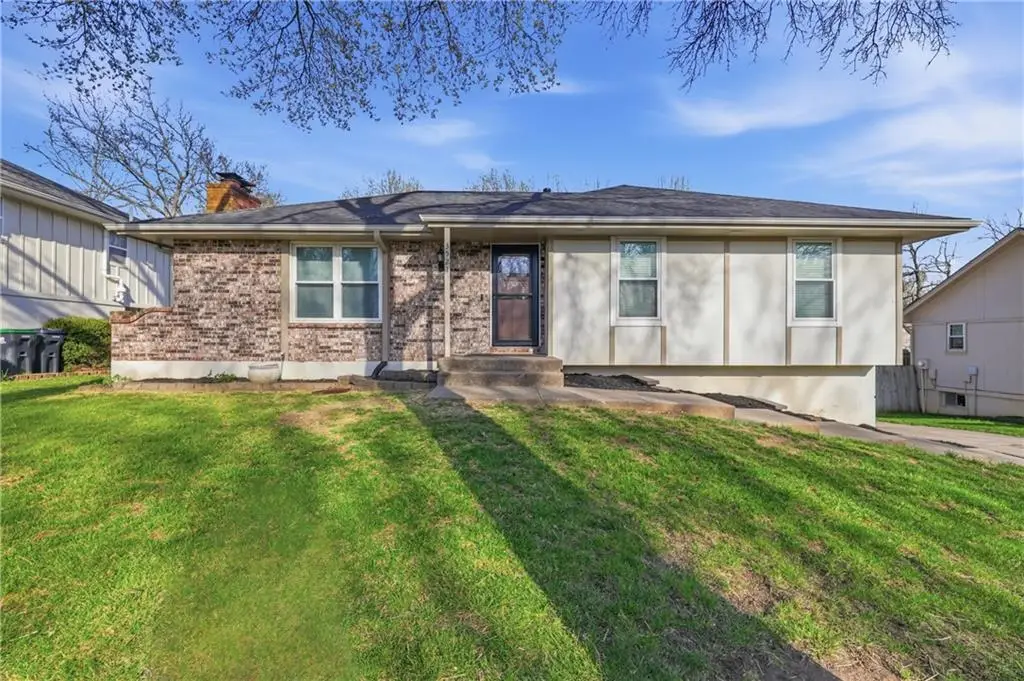 3521 NE Stanton Street, Lees Summit, MO 64064 - #1