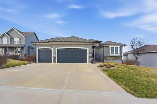 909 SE Forest Ridge Court, Blue Springs, MO 64014