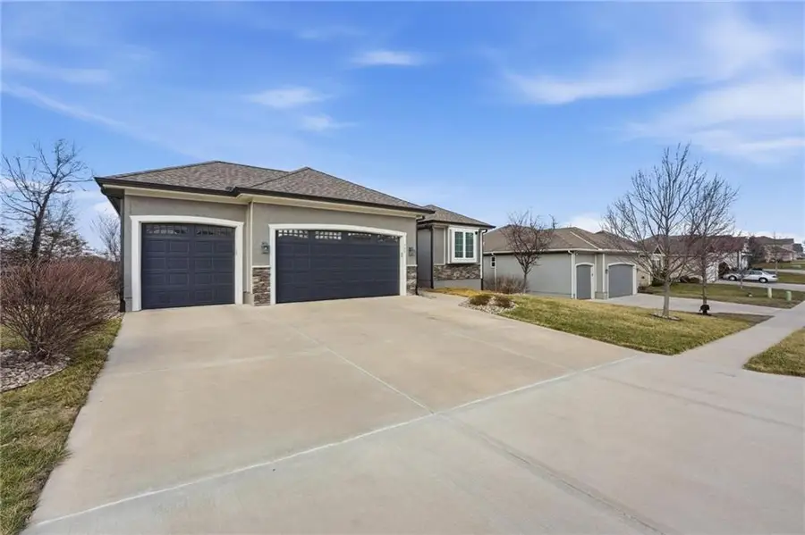 909 SE Forest Ridge Court, Blue Springs, MO 64014 - #3