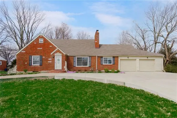 1804 W Liberty Drive, Liberty, MO 64068