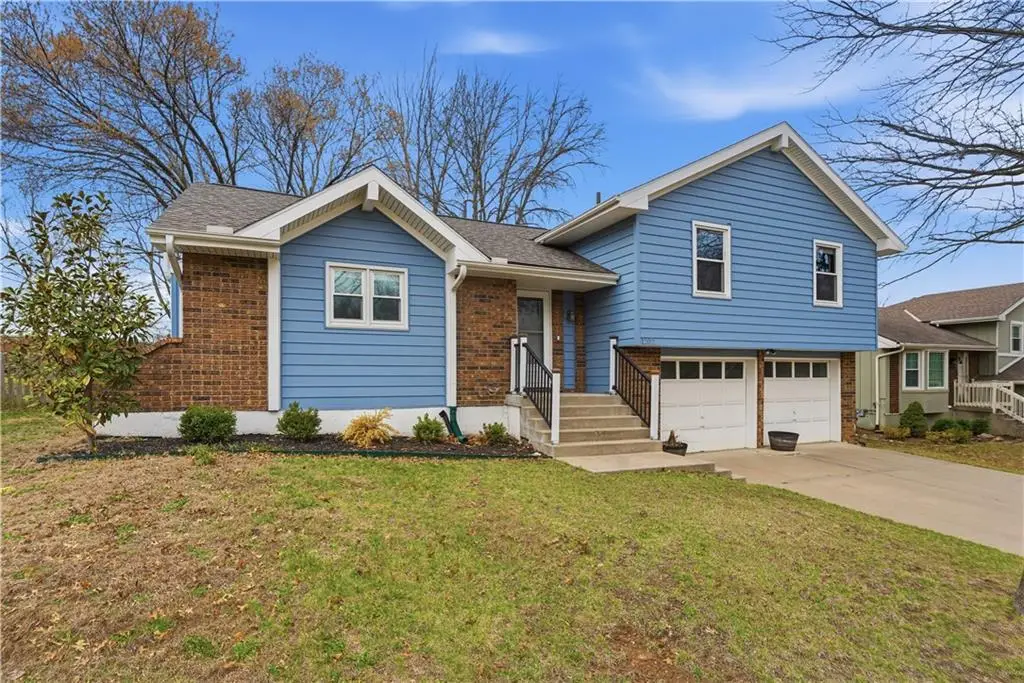 1202 SW Walnut Street, Lees Summit, MO 64081 - #1