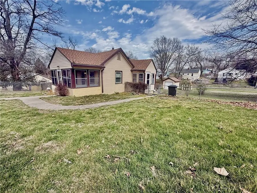 2319 S Hawthorne Avenue, Independence, MO 64052 - #3
