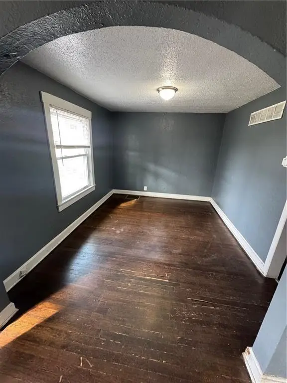 912 E Stone Street, Independence, MO 64050 - #3