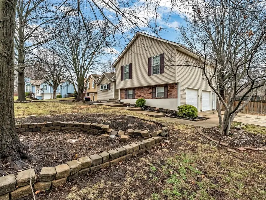 1302 Huntington Circle, Greenwood, MO 64034 - #3